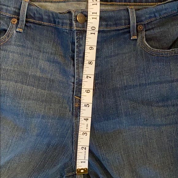 Old Navy Curvy Skinny Jeans medium wash - Picture 5 of 7